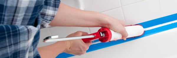 How to Caulk a Bathroom 